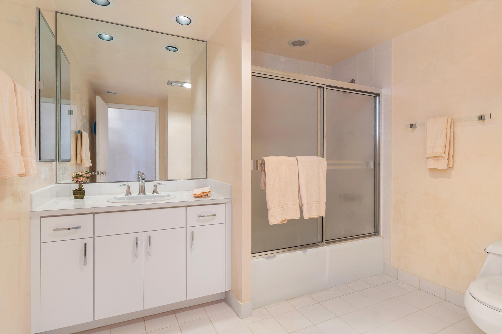 2000 S Ocean Boulevard 208-S