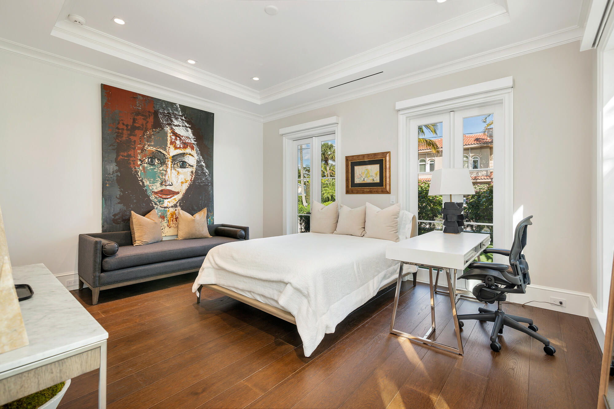 218 Everglade Avenue