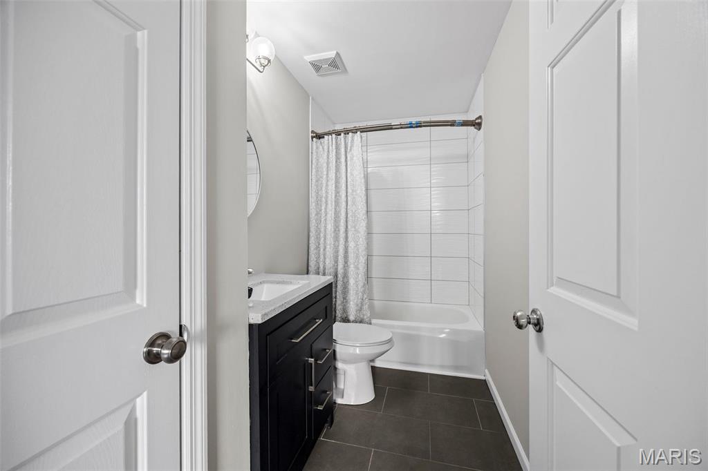 16535 Victoria Crossing Drive Unit: B