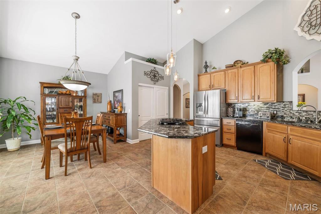 1028 Marions Cove Drive