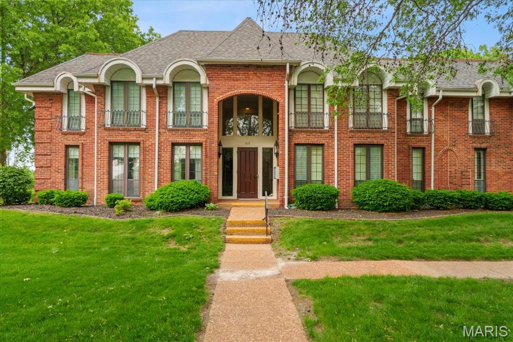 910 Claytonbrook Drive Unit: 1