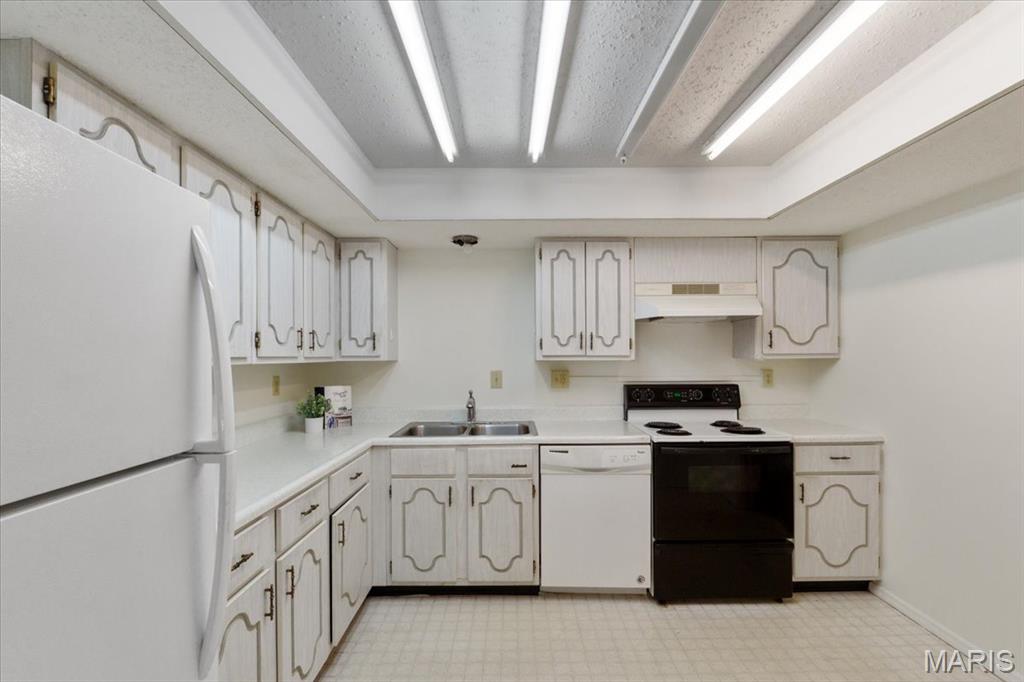910 Claytonbrook Drive Unit: 1