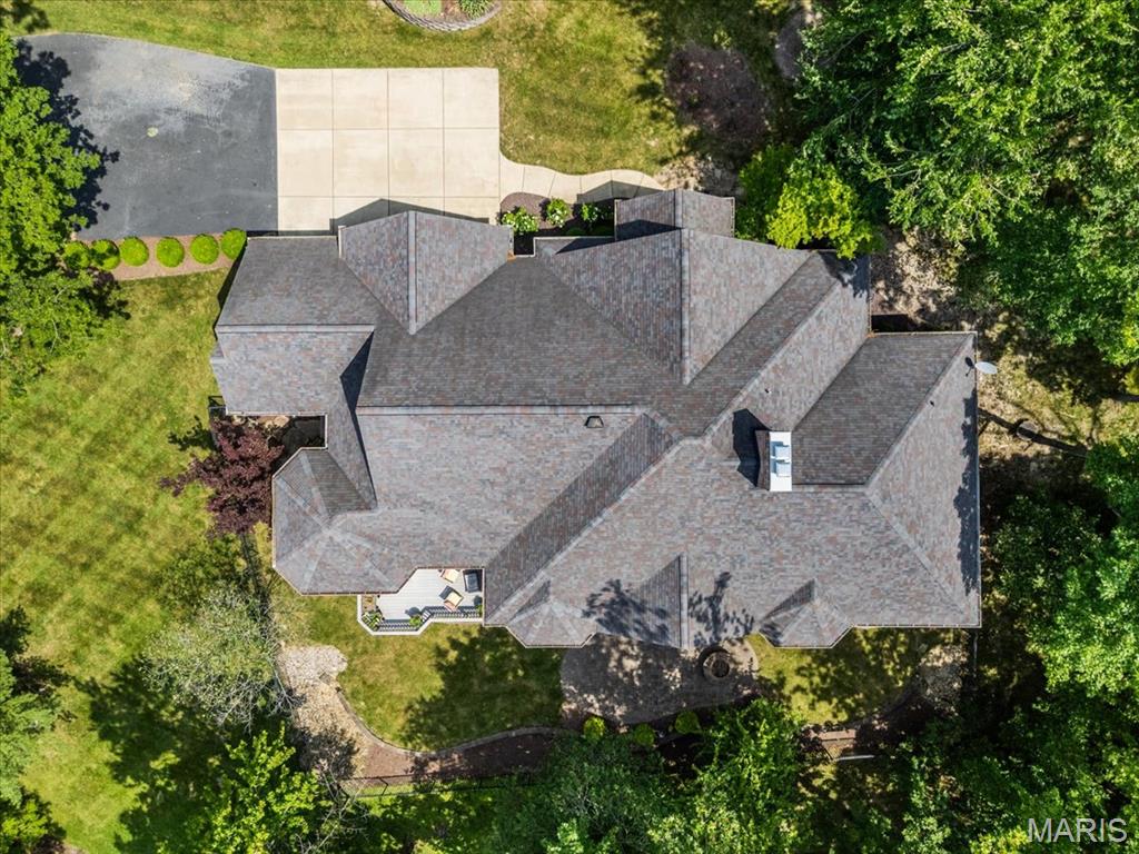 18615 Charlevoix Lane