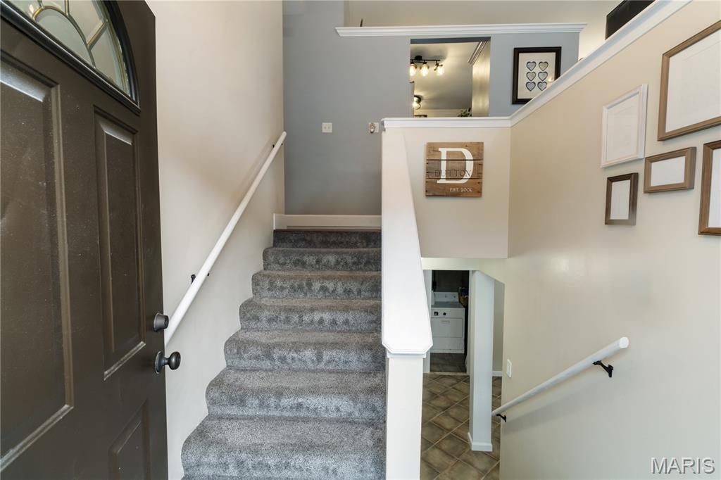 1732 Lewis Lane