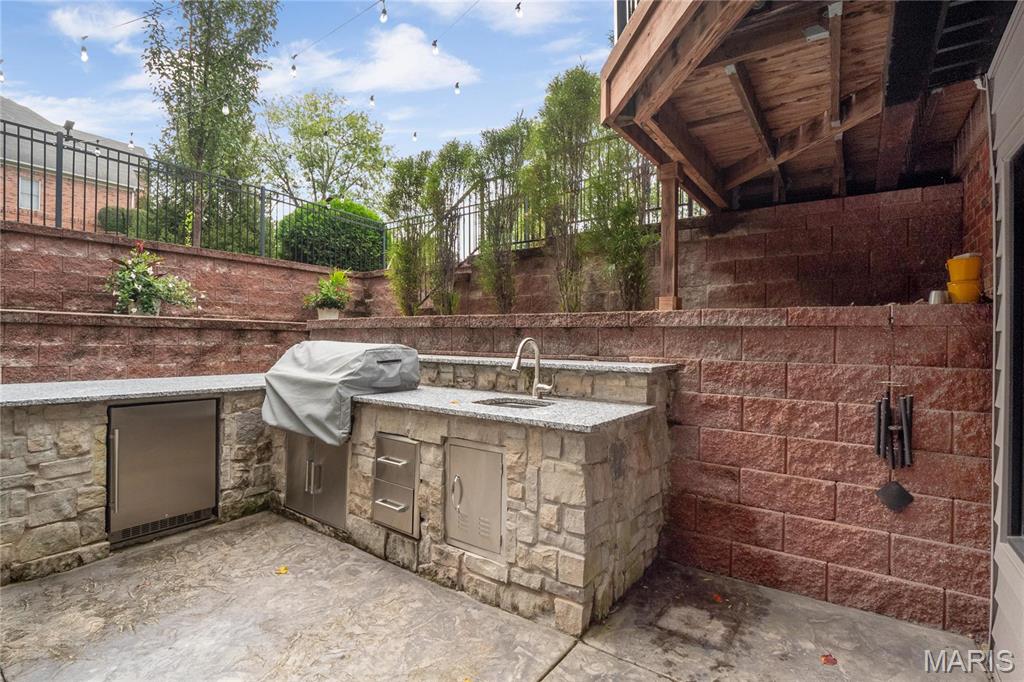 13552 Weston Park Drive