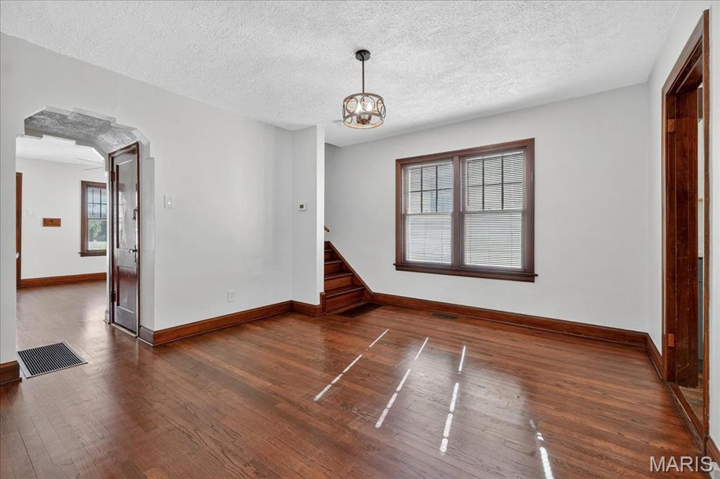 7114 Drury Lane