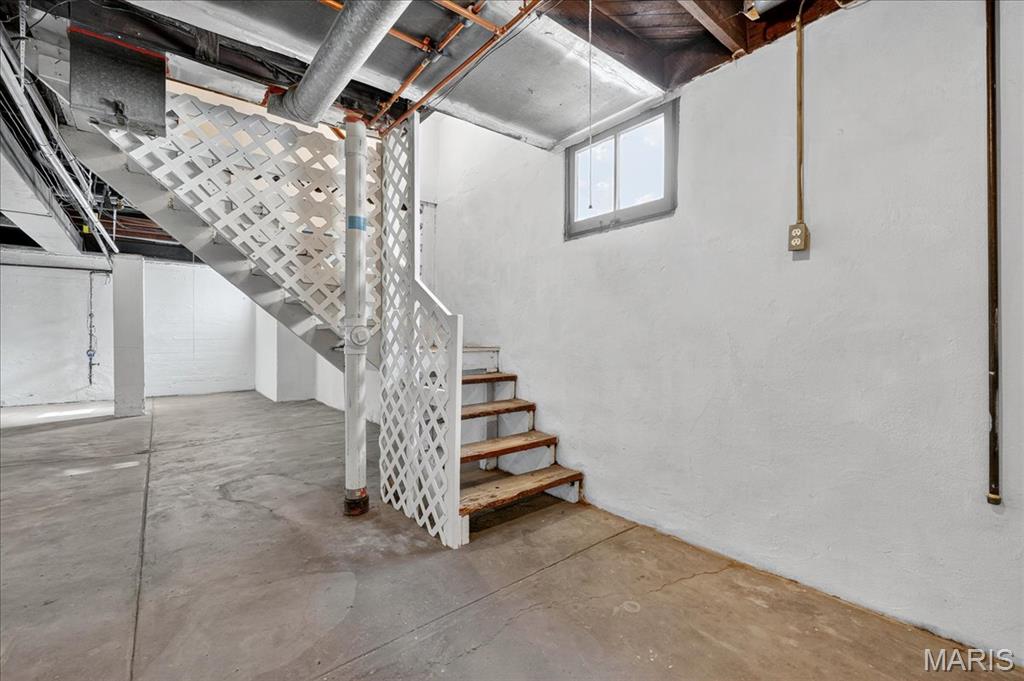 7114 Drury Lane