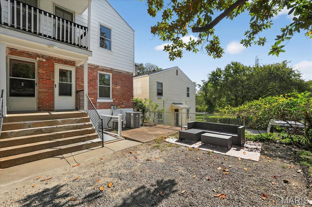 7114 Drury Lane