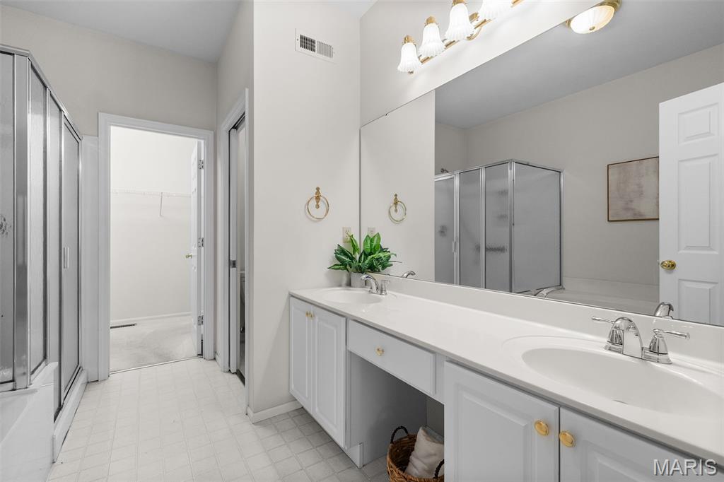 16866 Chesterfield Bluffs Circle