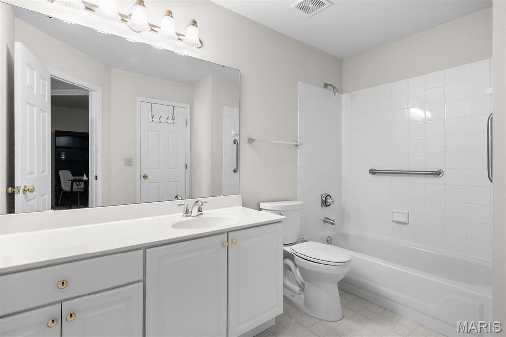 16866 Chesterfield Bluffs Circle