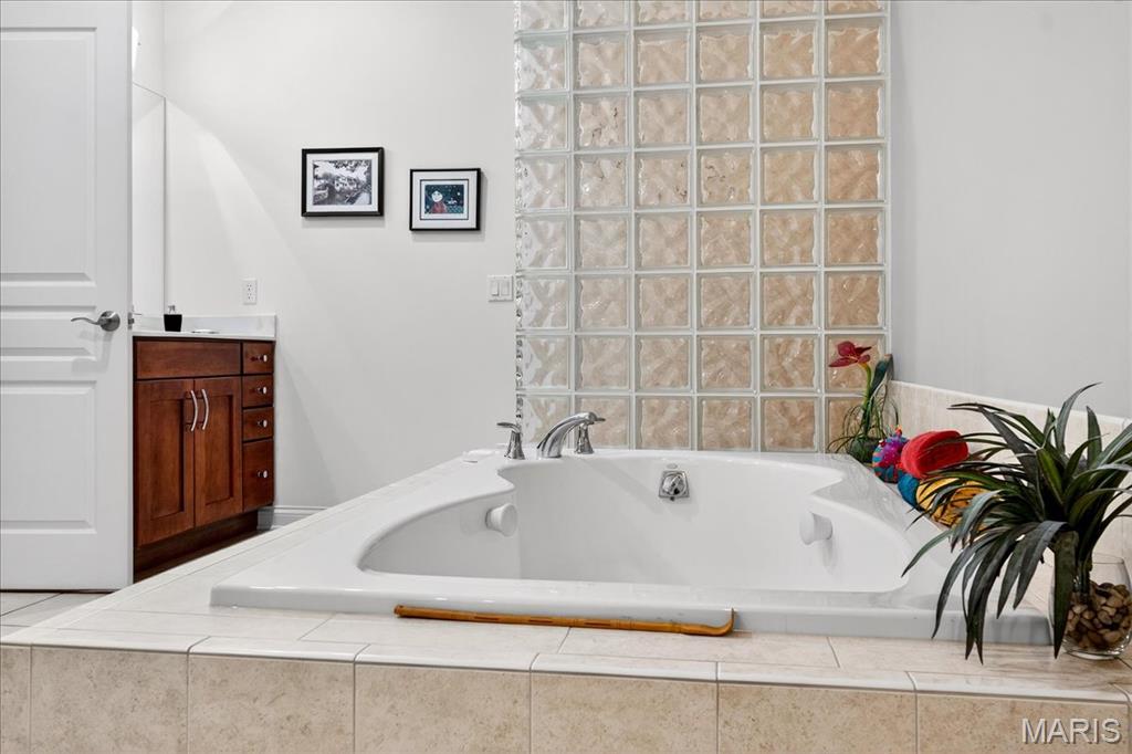 21 Old Belle Monte Road