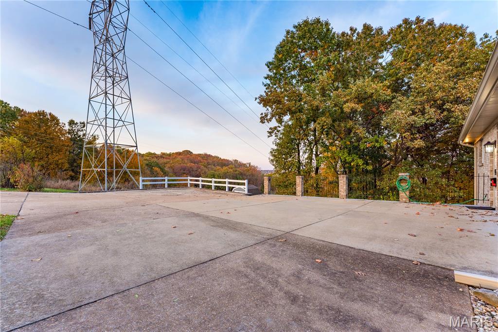 4344 Iron Mountain Bluff