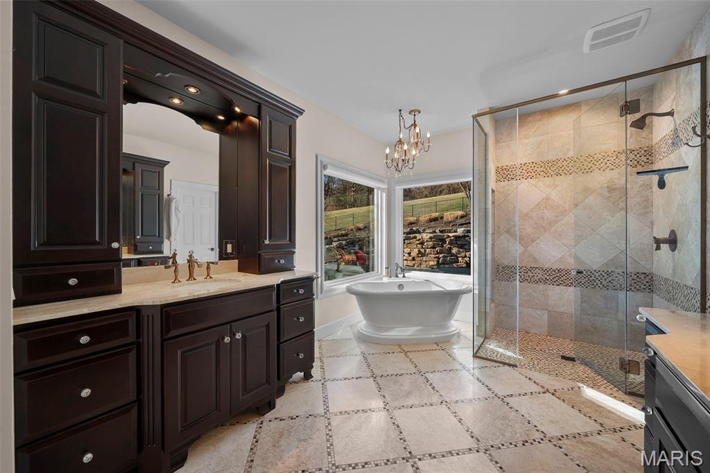 1103 Bonhomme Bluff Ct. Court