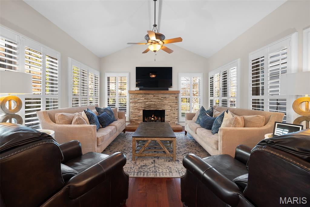 1103 Bonhomme Bluff Ct. Court