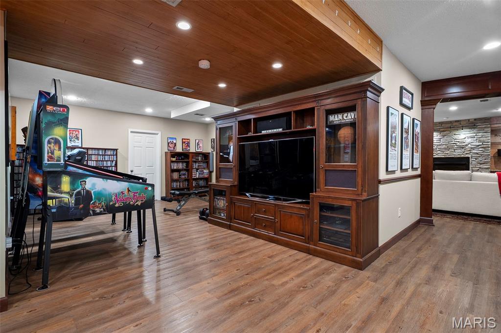 1103 Bonhomme Bluff Ct. Court