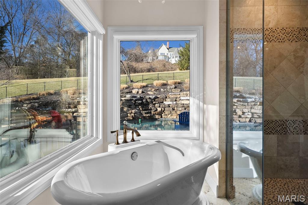 1103 Bonhomme Bluff Ct. Court