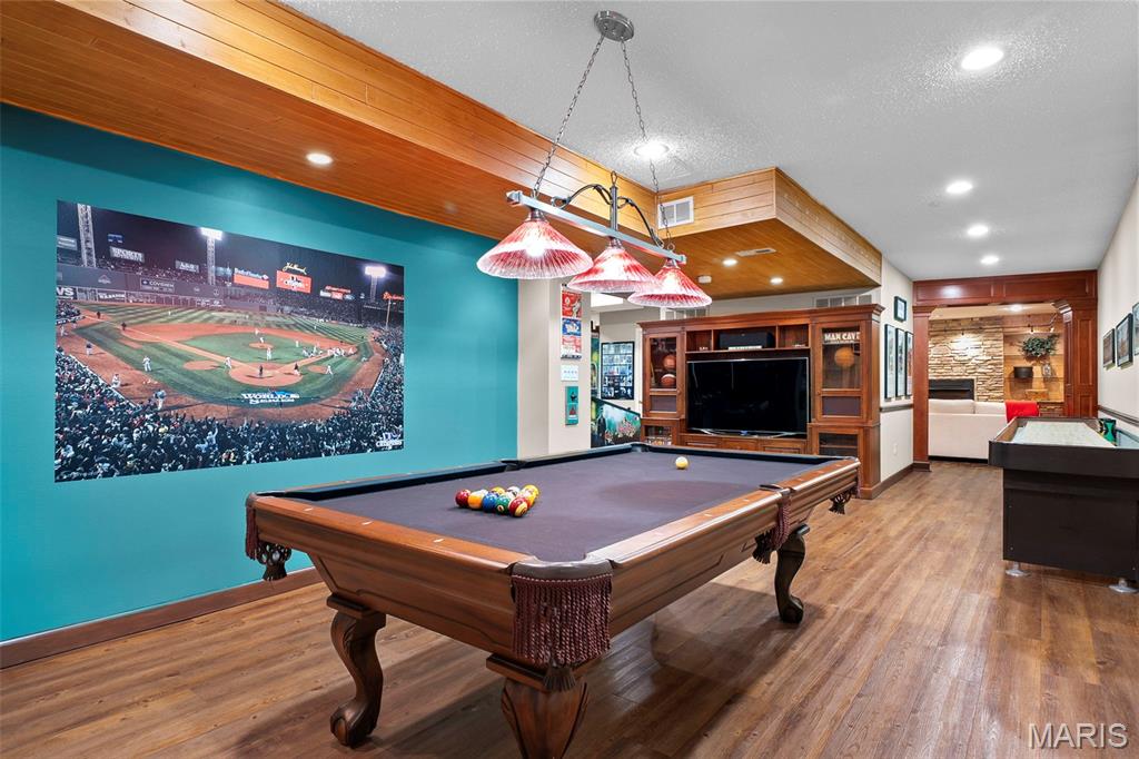 1103 Bonhomme Bluff Ct. Court