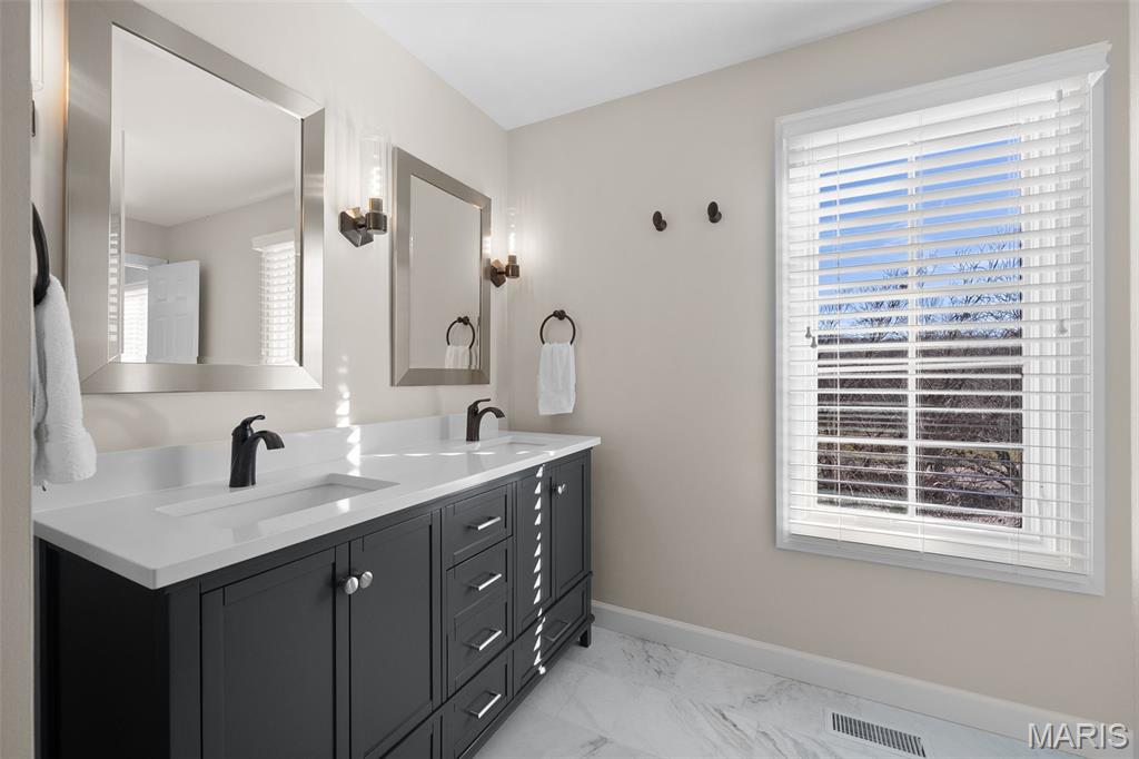 1103 Bonhomme Bluff Ct. Court