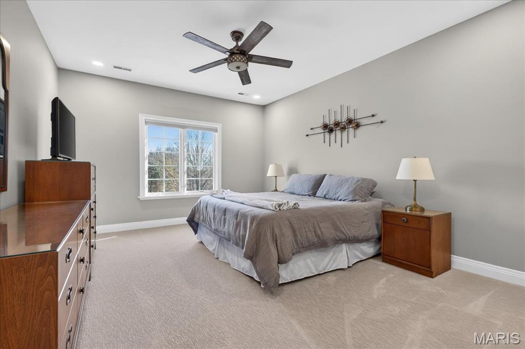 27 Bonhomme Grove Court