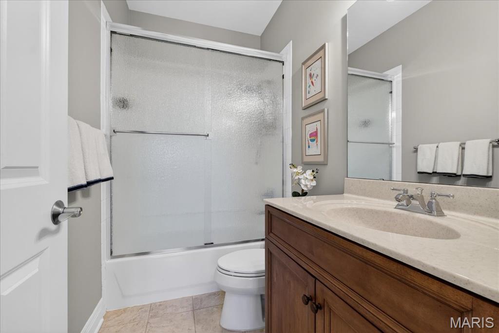 27 Bonhomme Grove Court