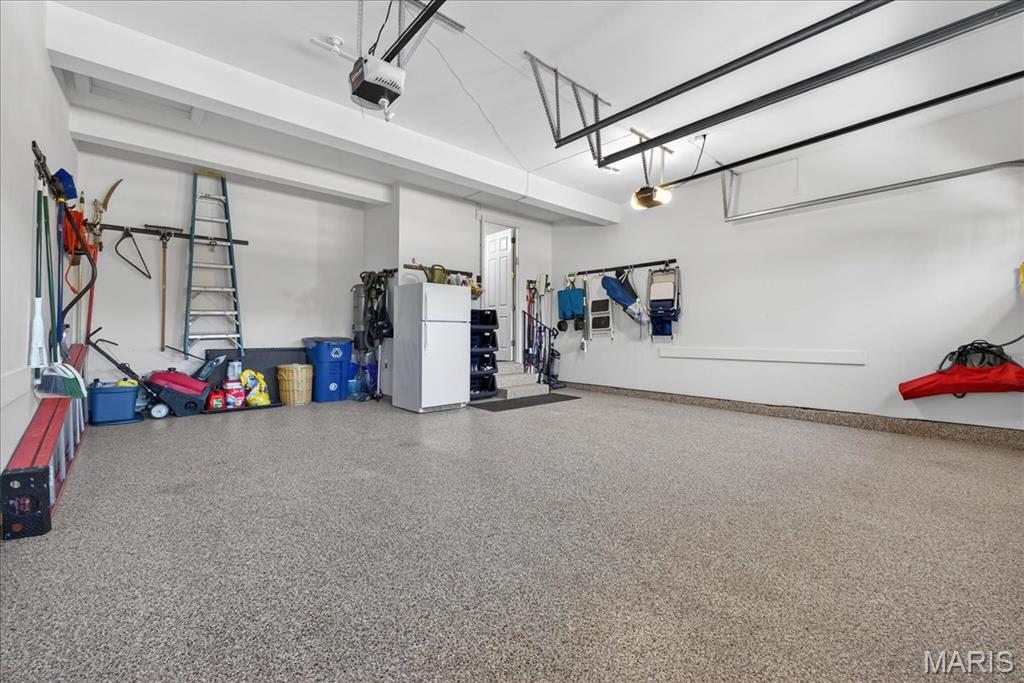 27 Bonhomme Grove Court