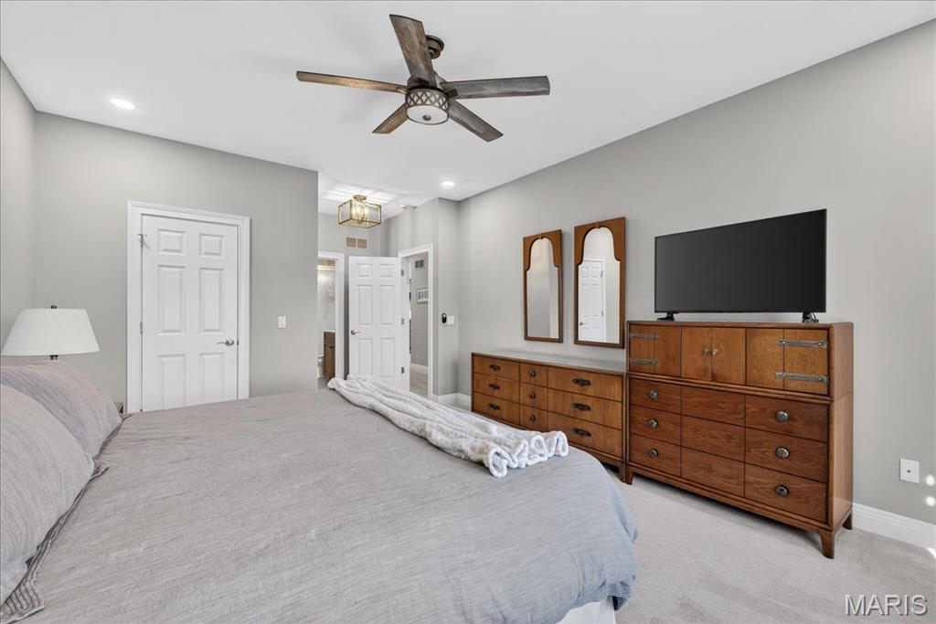 27 Bonhomme Grove Court