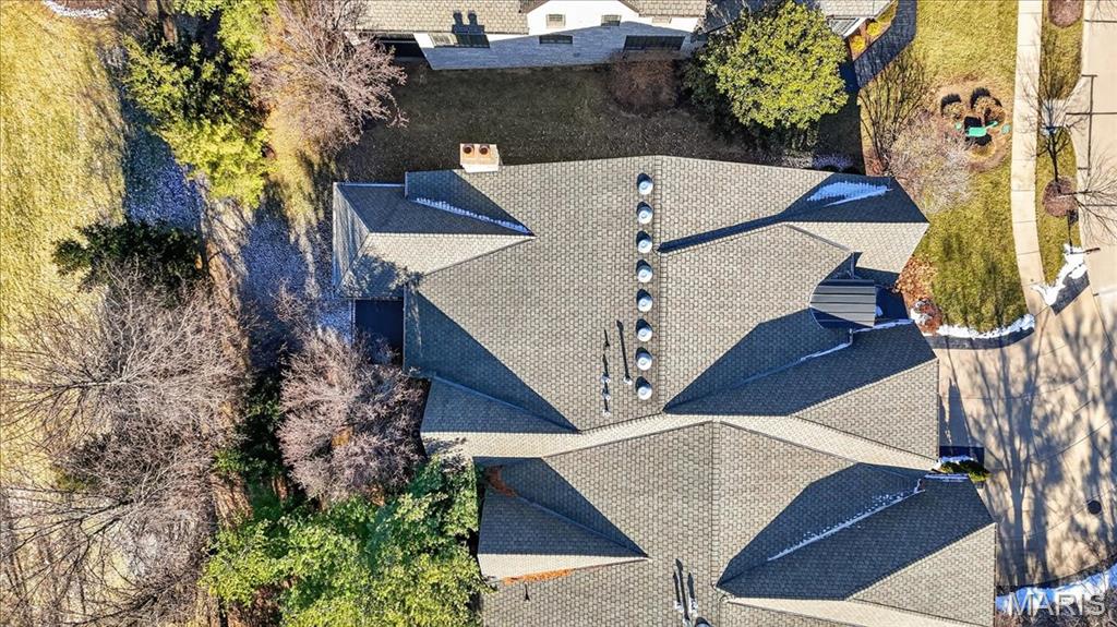 27 Bonhomme Grove Court