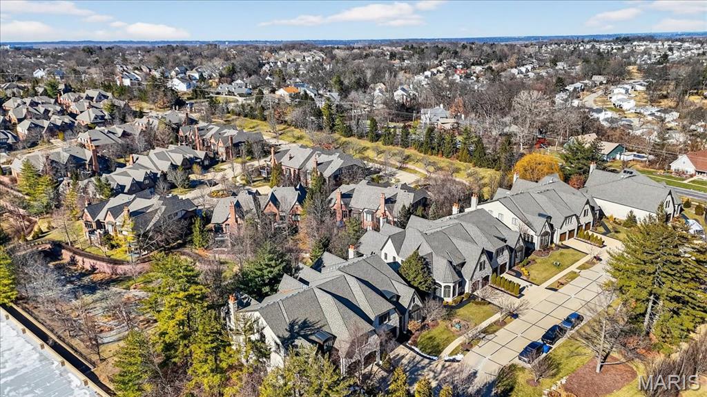 27 Bonhomme Grove Court