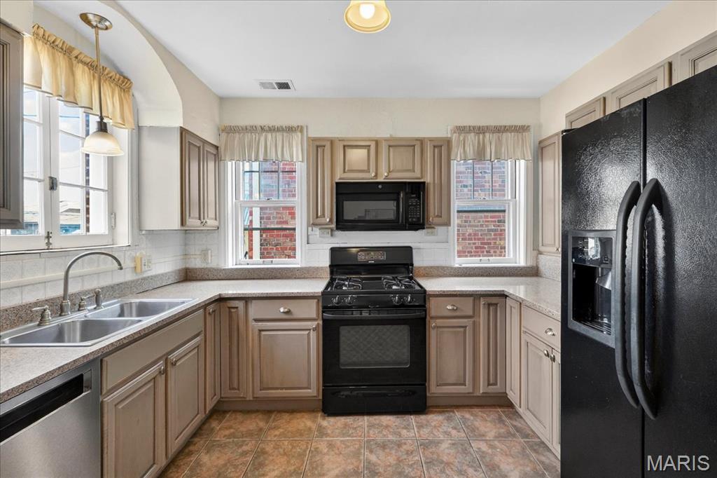 5241 Lindenwood Avenue