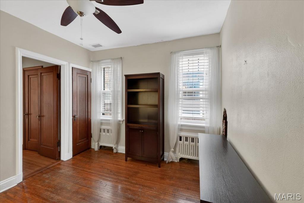 5241 Lindenwood Avenue