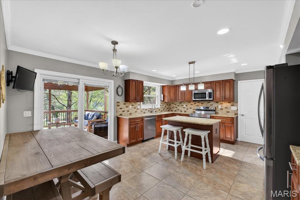 927 Baintree Lane