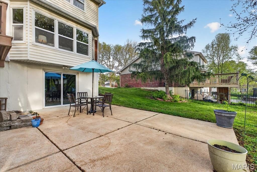 927 Baintree Lane