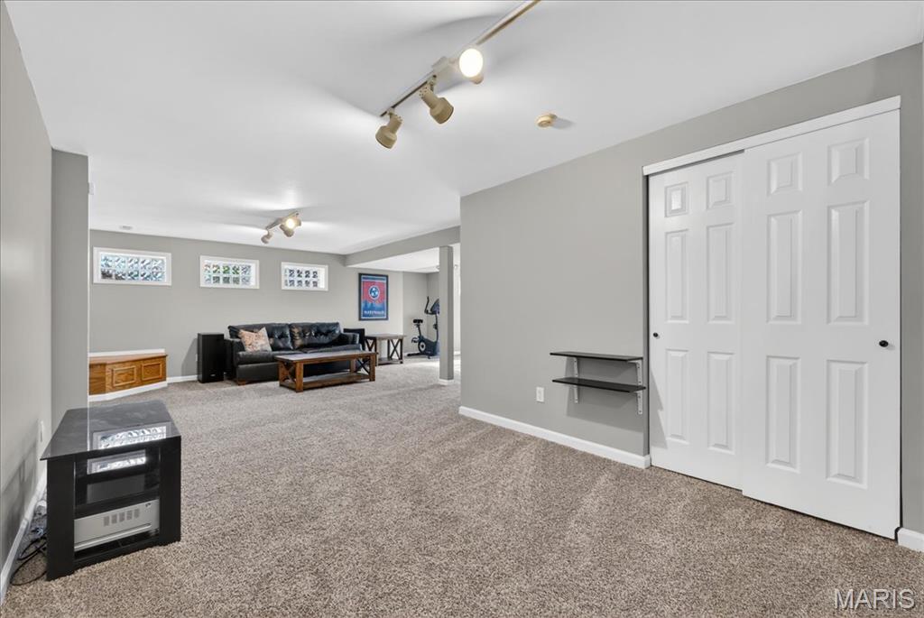 927 Baintree Lane