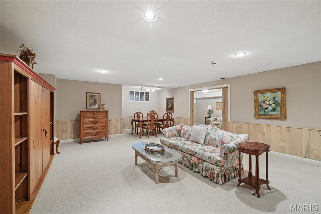 13302 Fairfield Circle Drive