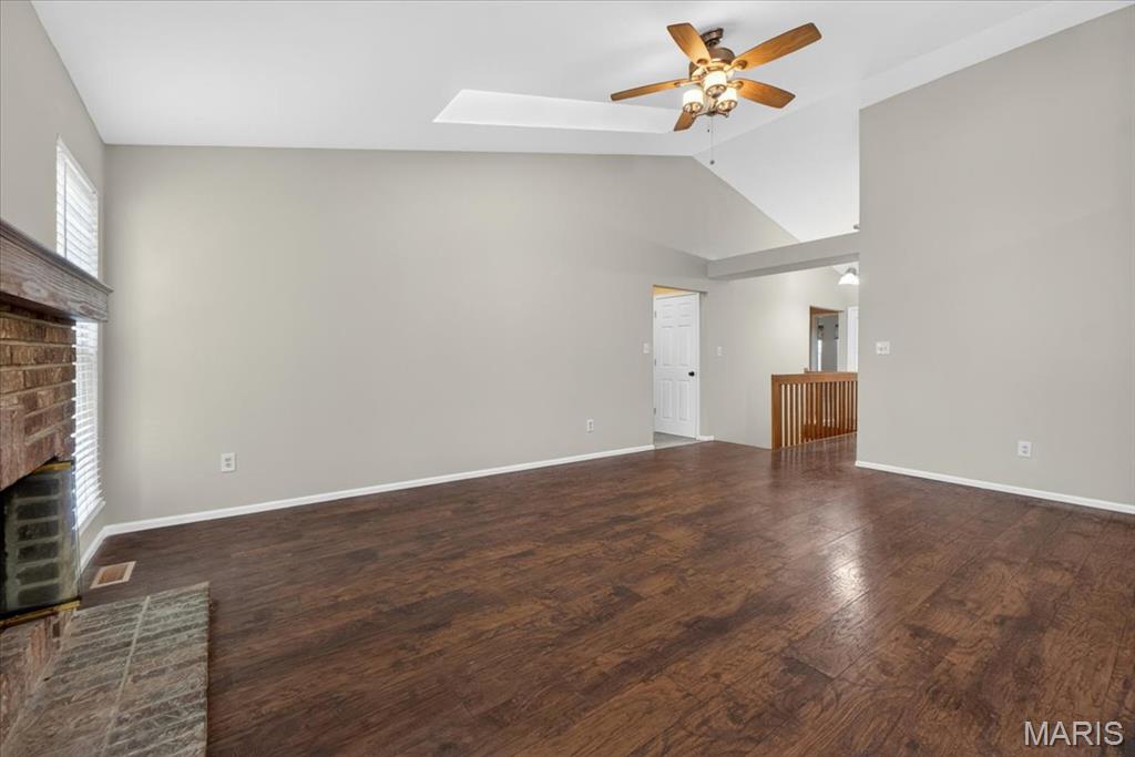 409 Hunters Crossing Court