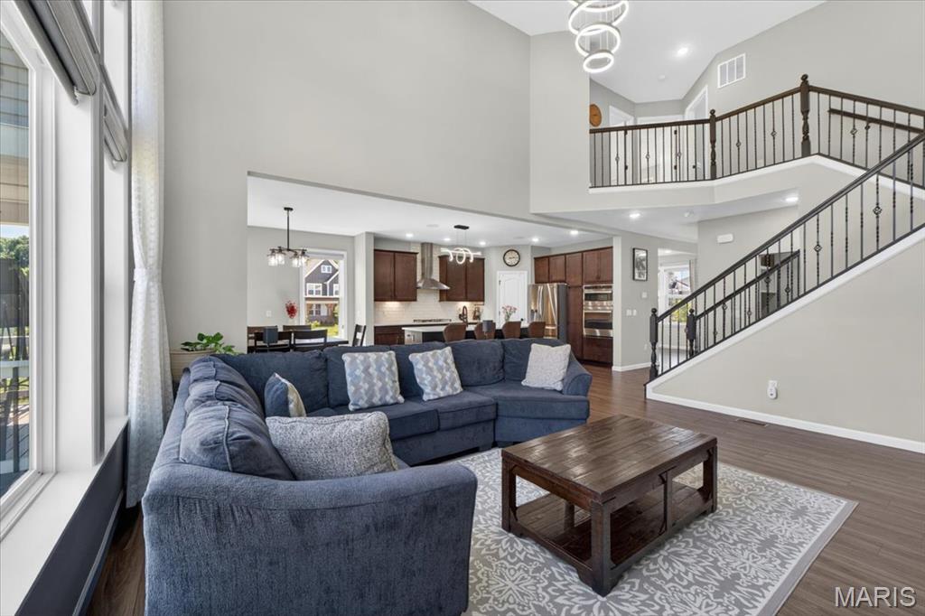 618 Strathclyde Drive