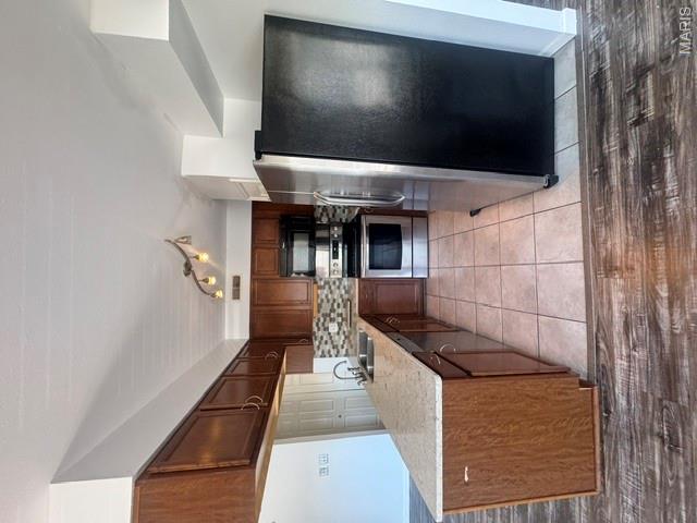 1943 Greenpoint Drive Unit: 302