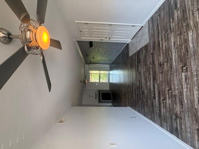 1943 Greenpoint Drive Unit: 302