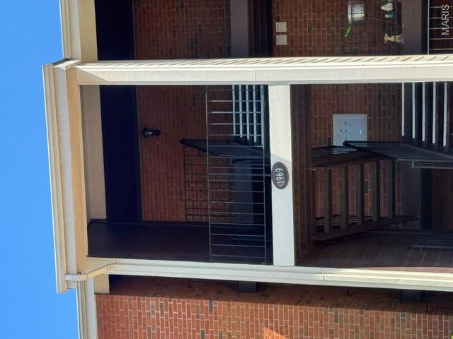 1969 Greenglen Drive Unit: 303