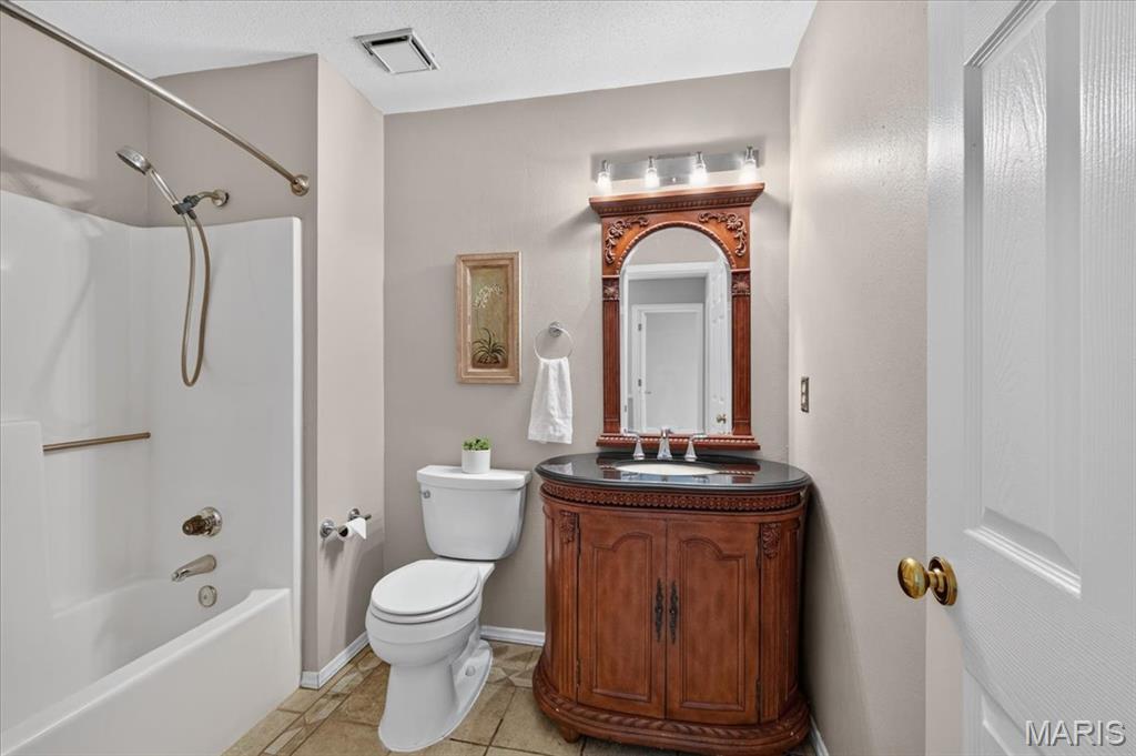 1032 Oak Glen Circle