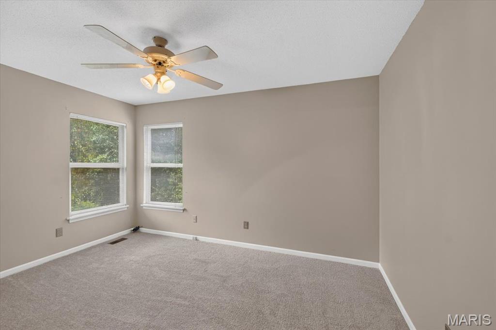 1032 Oak Glen Circle