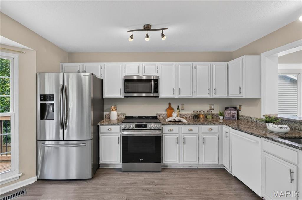 1032 Oak Glen Circle