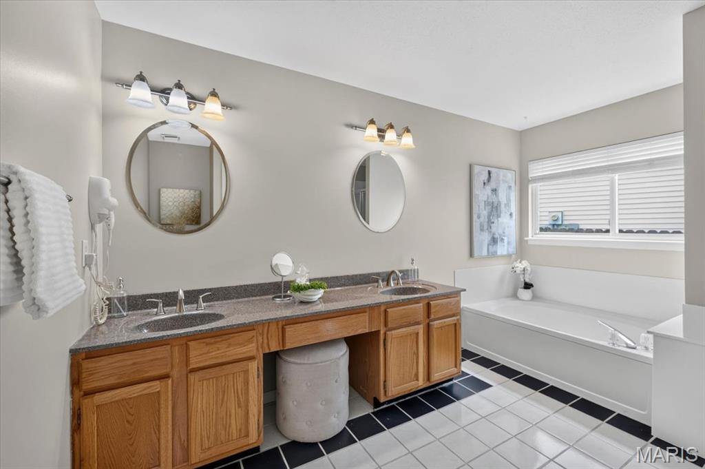 1032 Oak Glen Circle