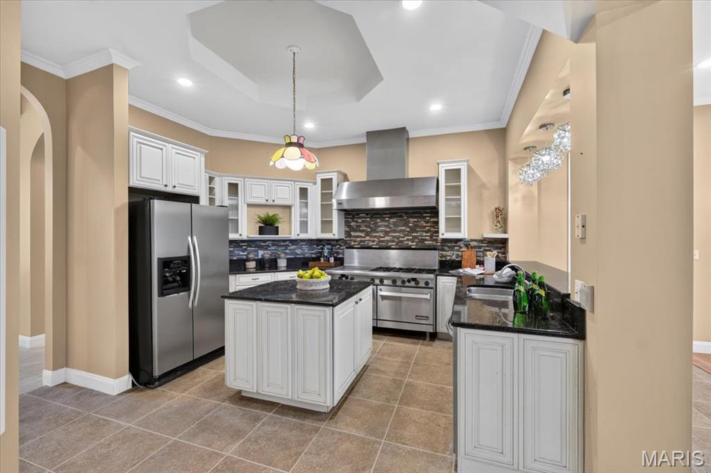 2400 Wimbledon Estates Drive