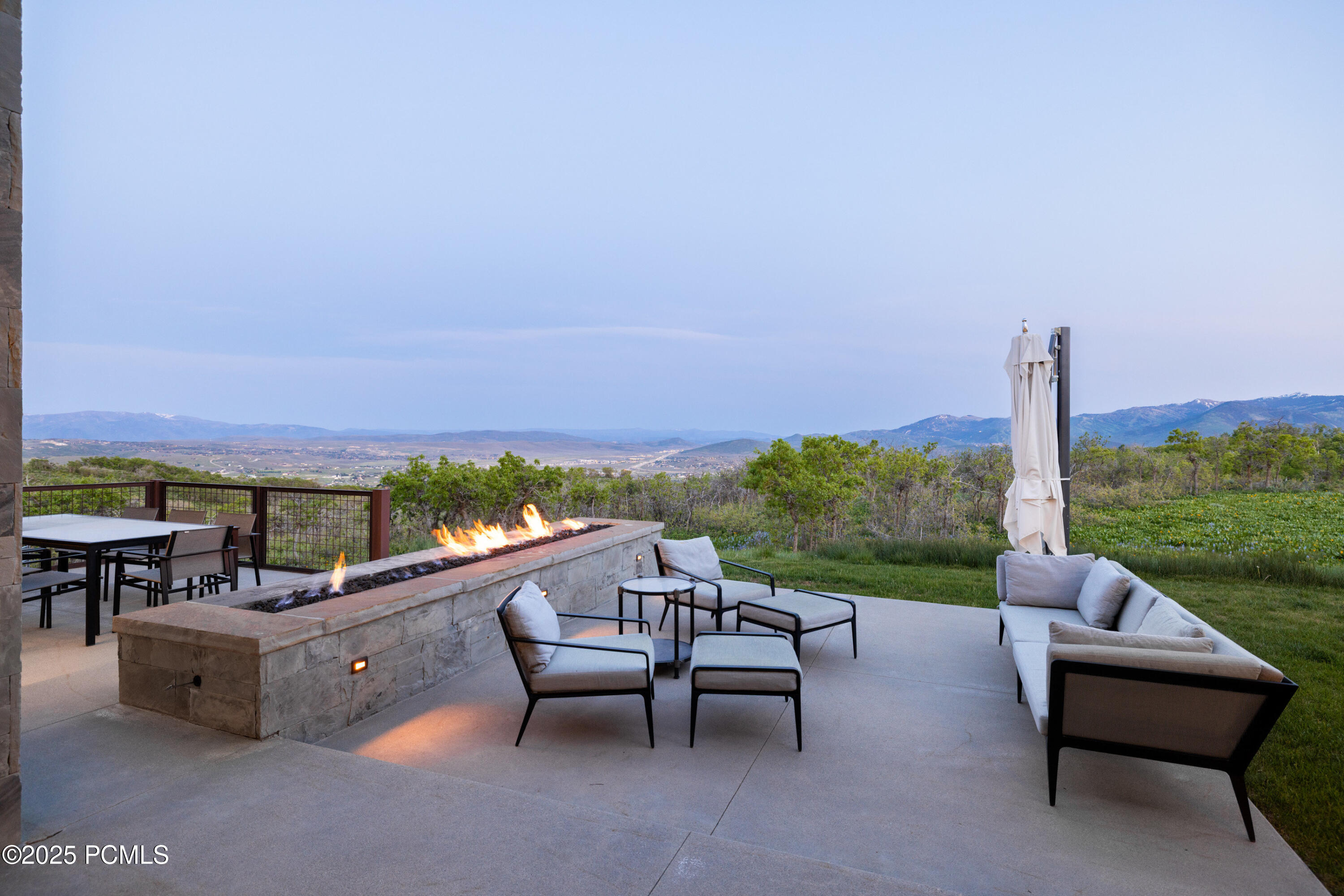 9774 N Red Hawk Trail