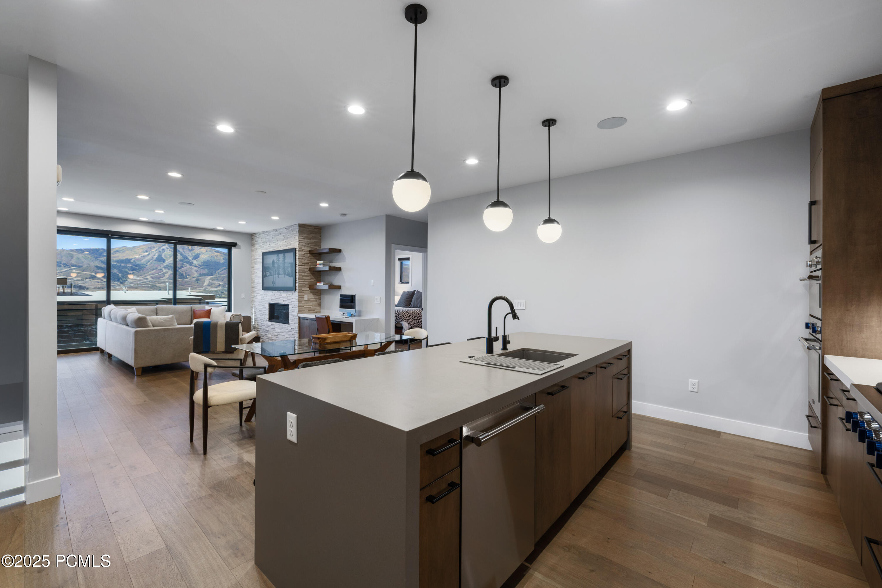 825 E Klaim Drive