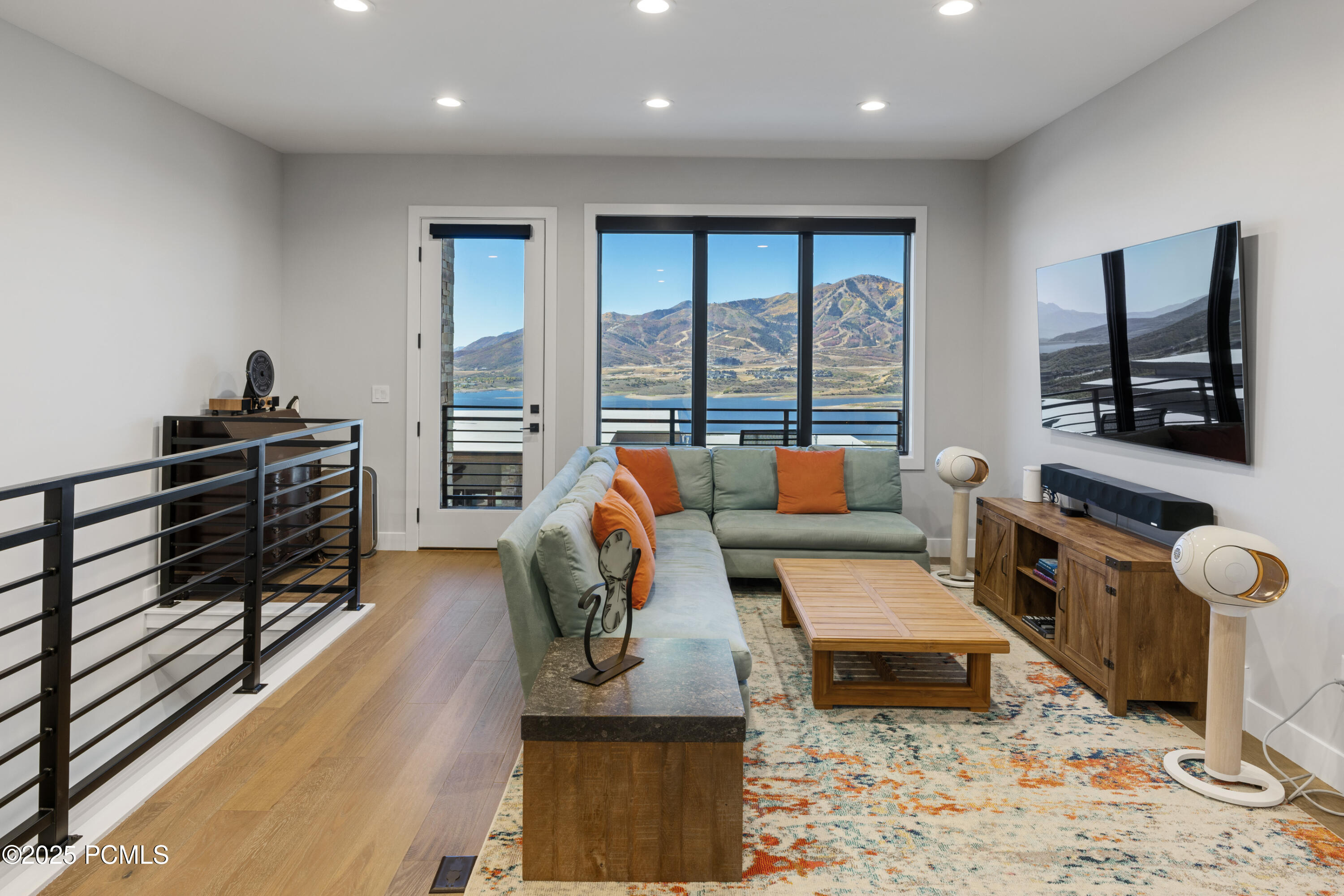 825 E Klaim Drive