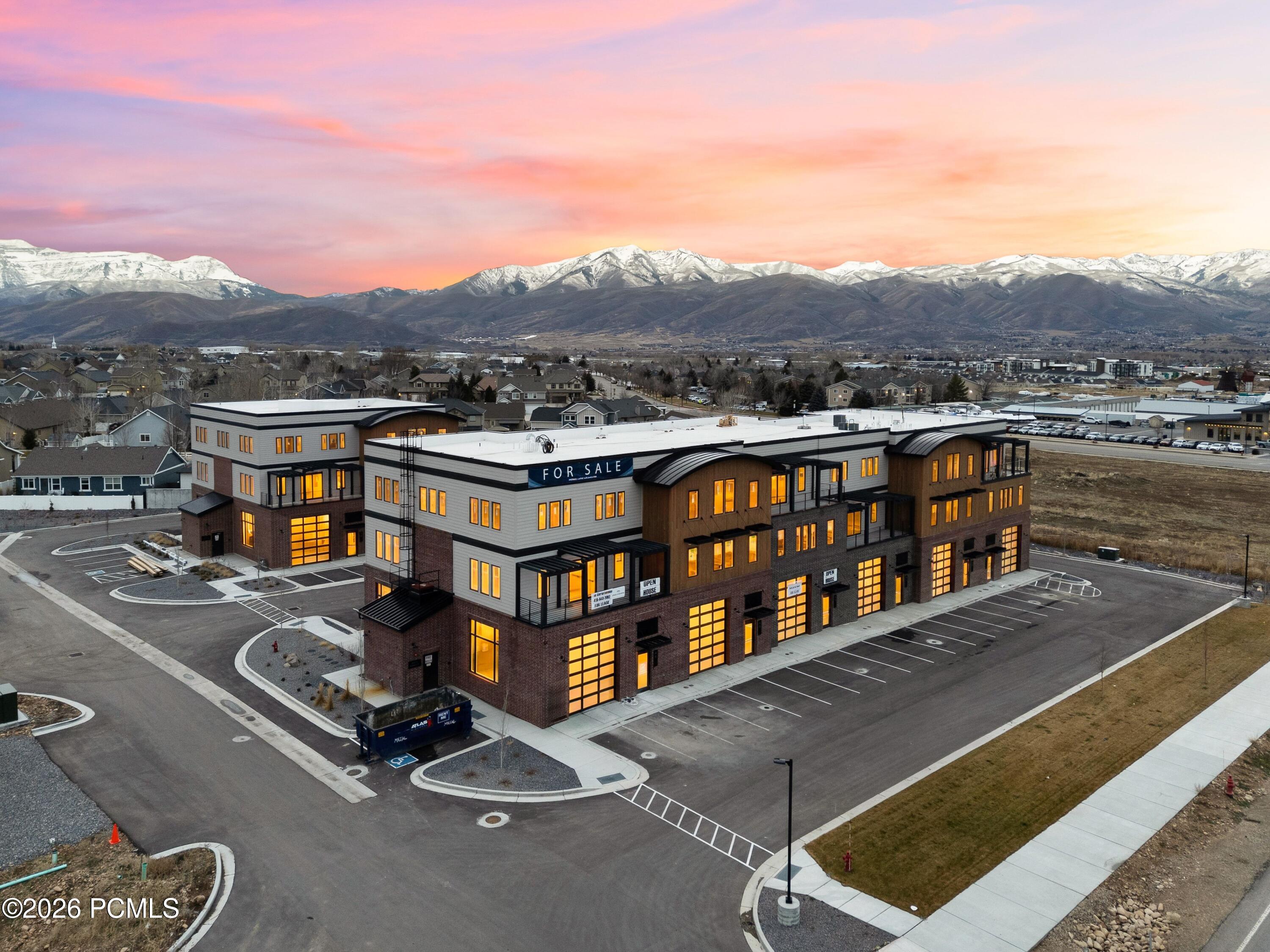 1922 S Highway 40 43