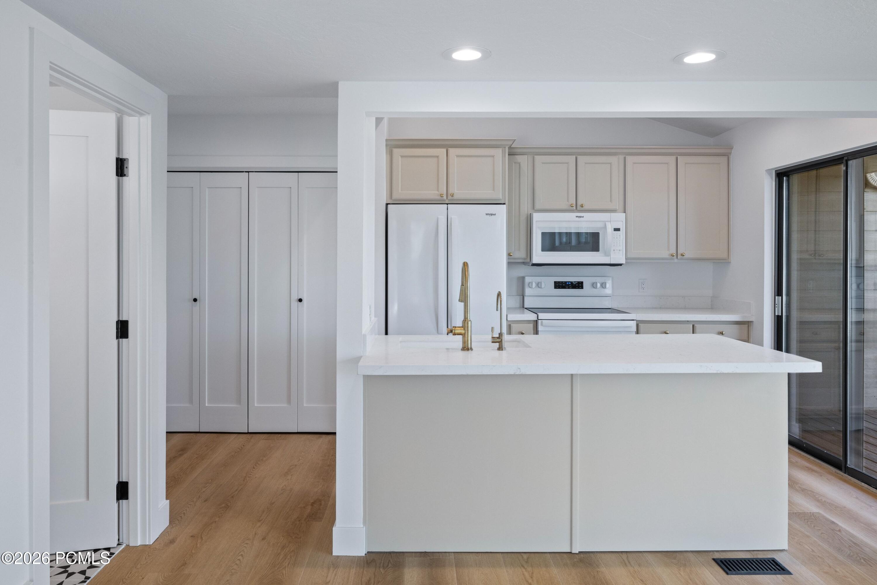 4824 N Meadow Loop Road Apt 7