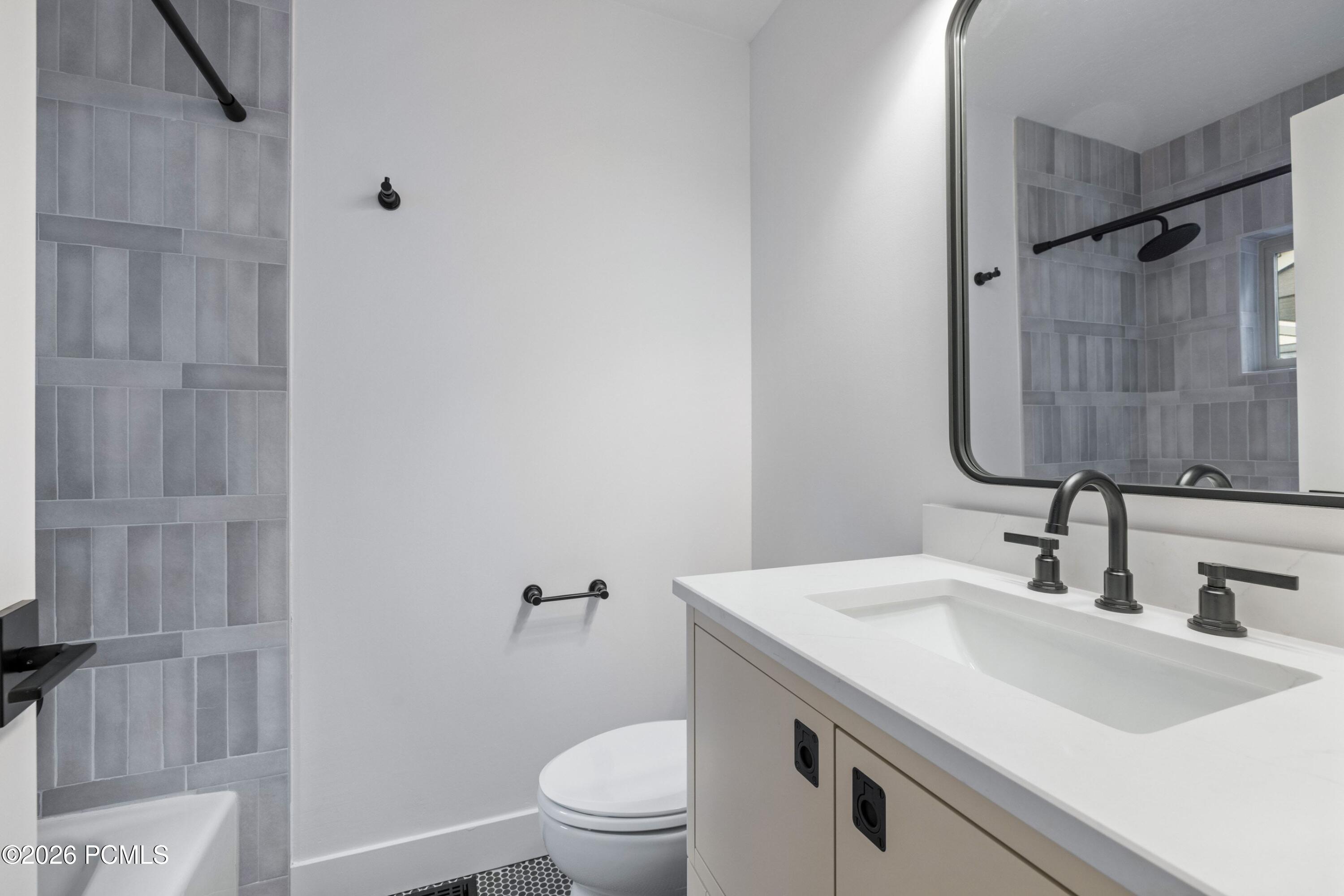 4824 N Meadow Loop Road Apt 7